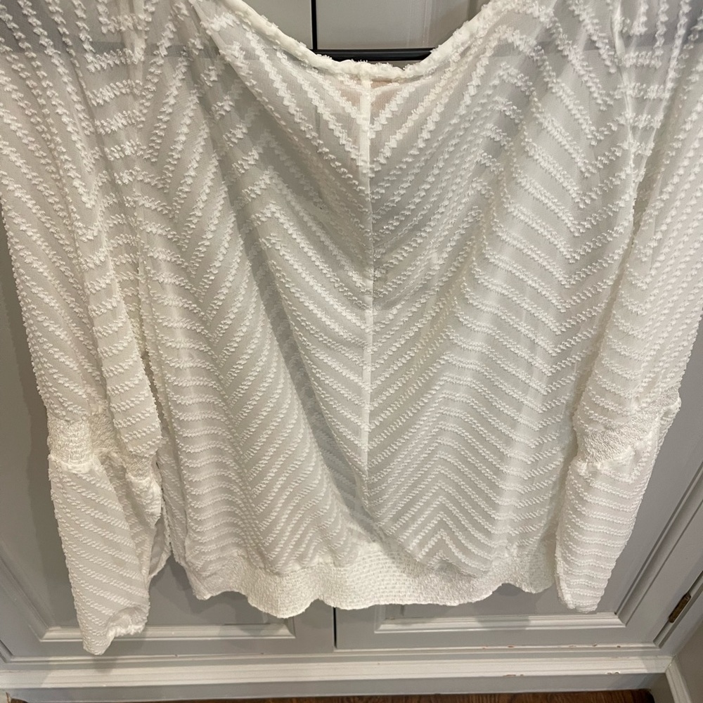 Cute white Laundry top (great for vacation cover up.)